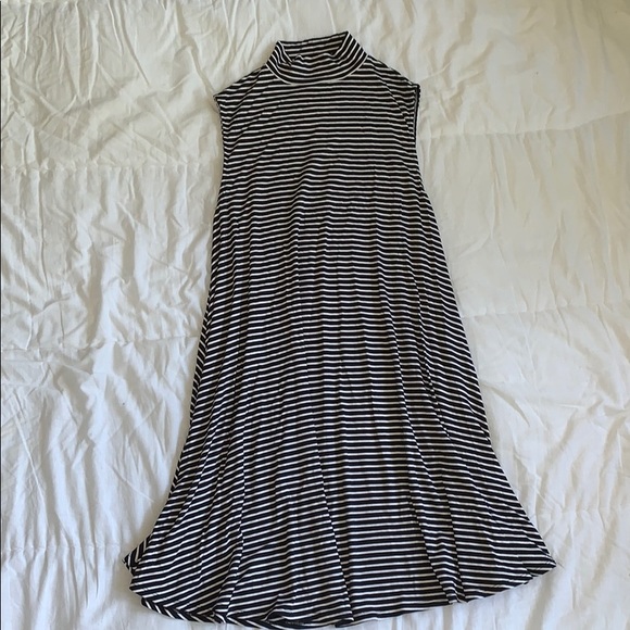 Dress - Picture 1 of 2